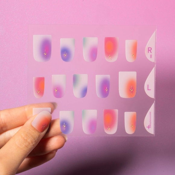 ManiMe Ethereal Aura Standard Fit Nail Gels - Picture 5 of 6